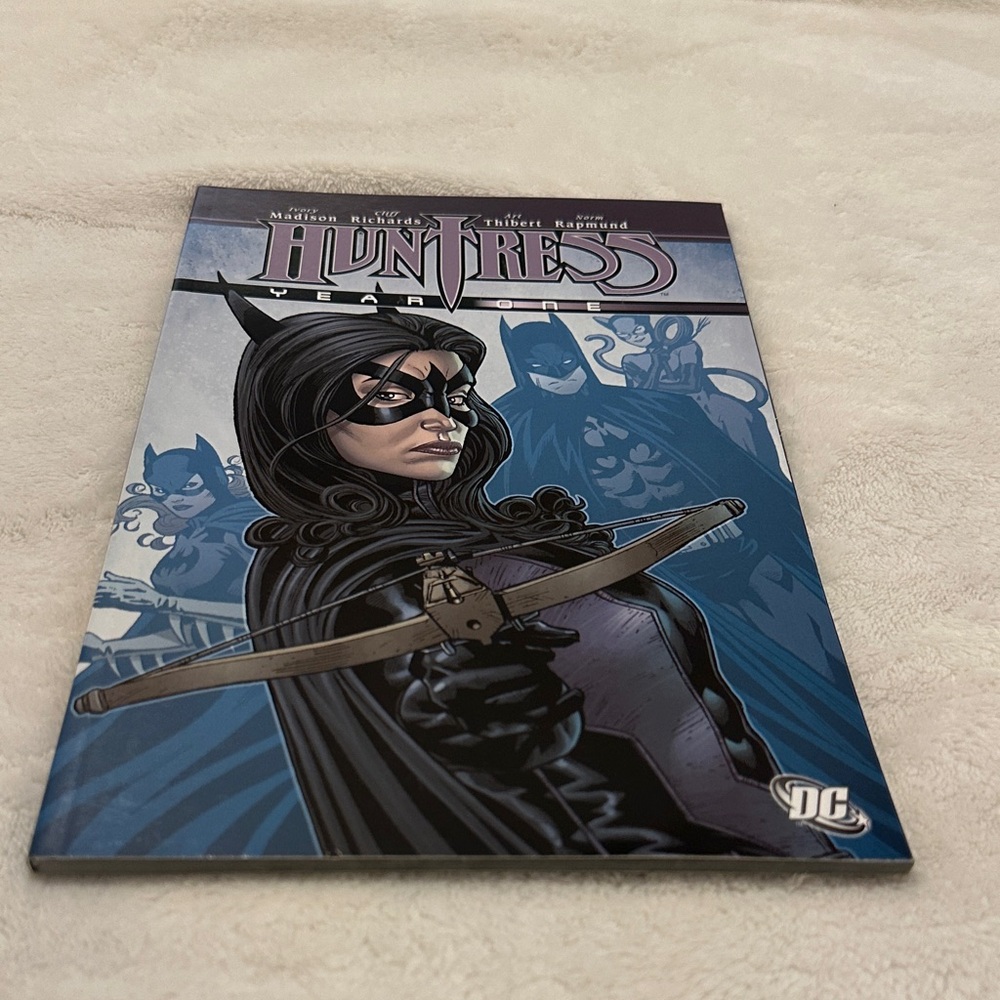DC Comics Huntress Year One Tradepaper OUT OF PRINT